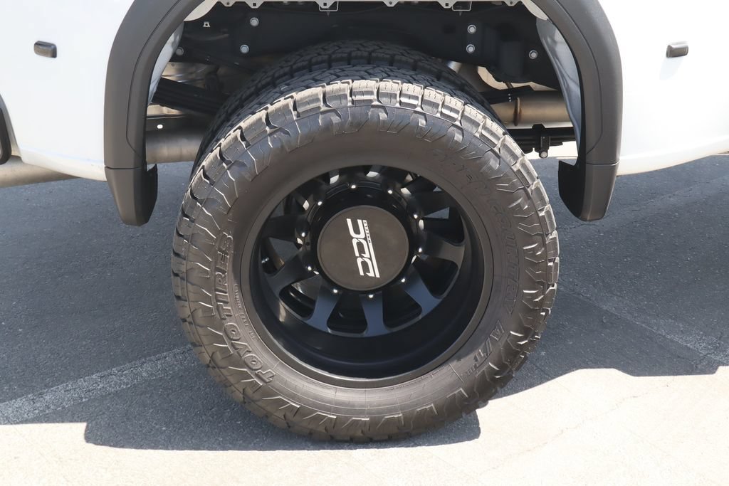 Used 2024 GMC Sierra 3500 Denali Ultimate AWD/4WD image 11