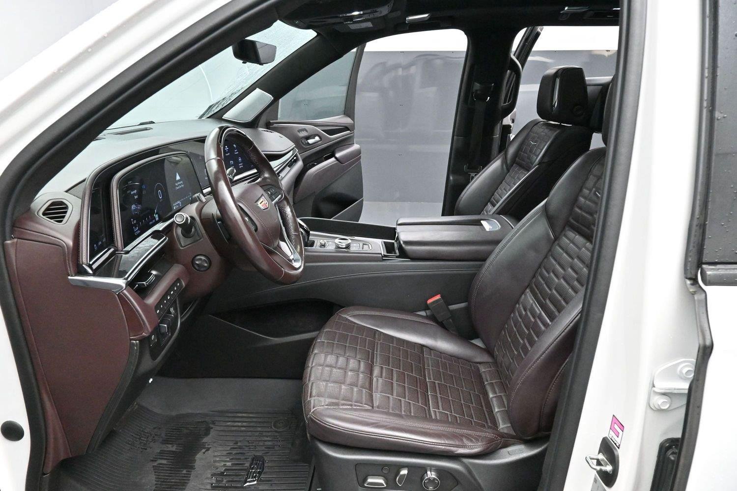 Used 2021 Cadillac Escalade ESV Sport Platinum AWD/4WD image 13