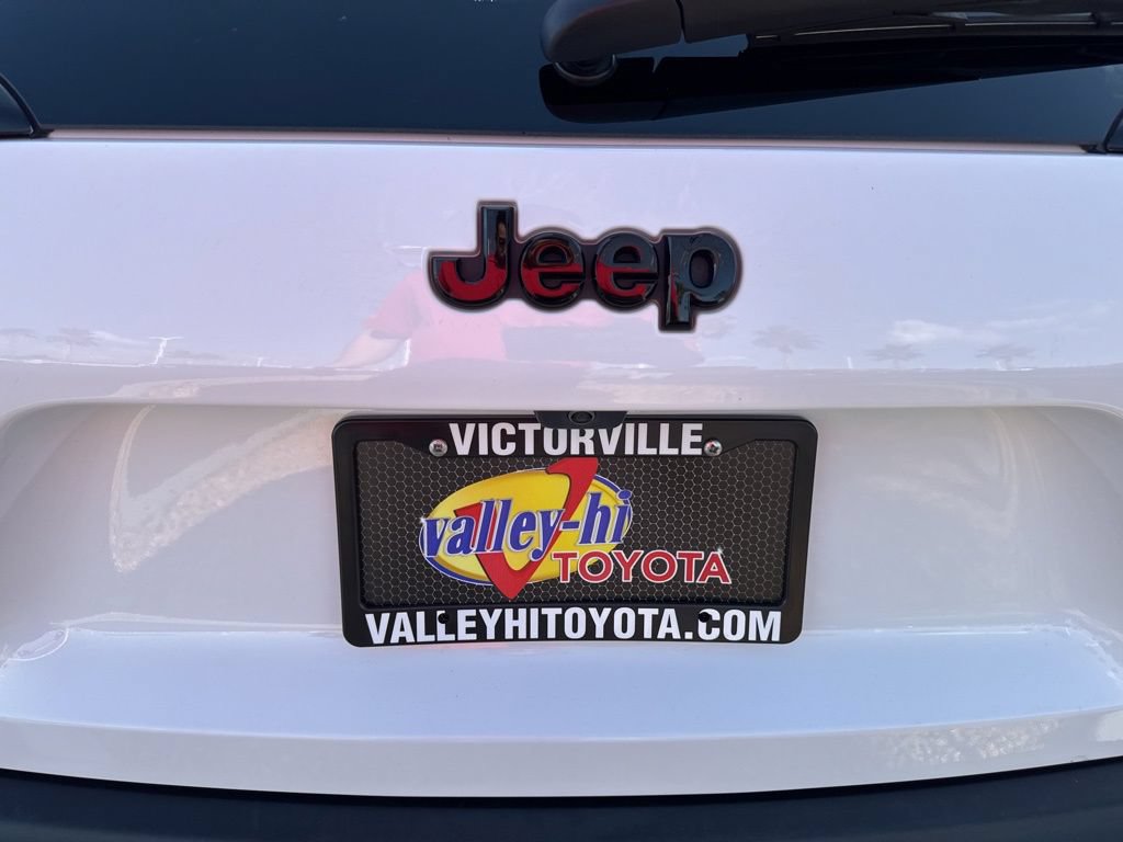Used 2023 Jeep Cherokee Altitude Lux AWD/4WD image 8