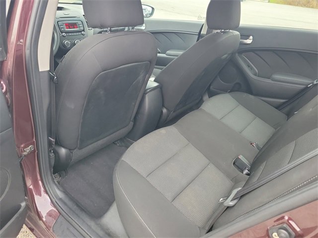 Used 2017 Kia Forte LX image 10