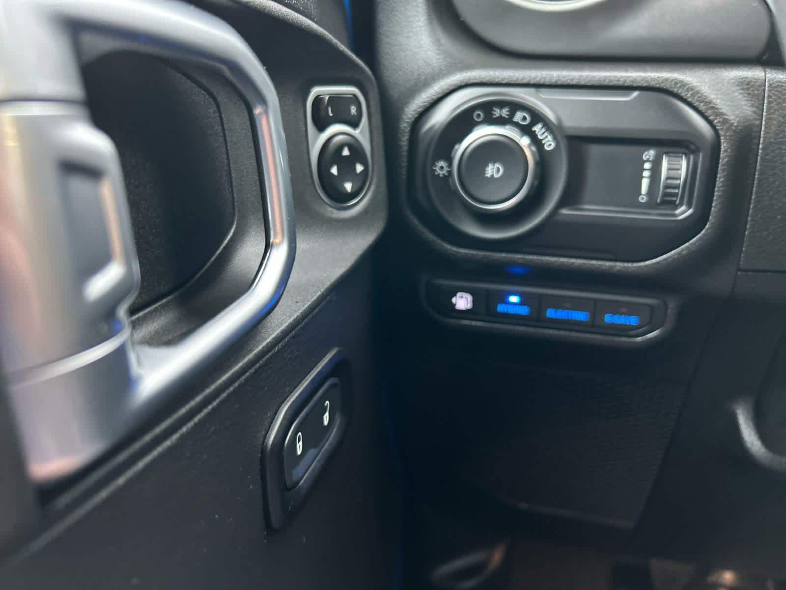 Certified 2023 Jeep Wrangler Unlimited w/ Cold Weather Group image 25