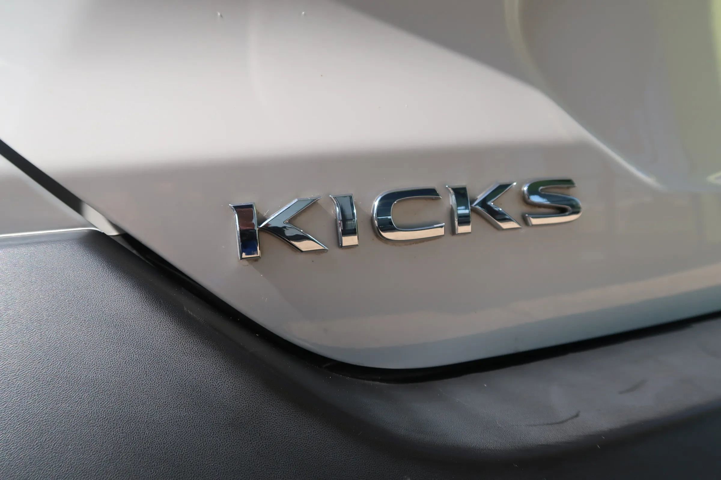 Used 2020 Nissan Kicks S FWD image 48