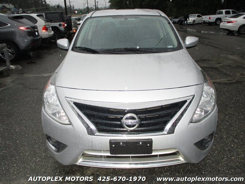 Used 2018 Nissan Versa SV w/ SV Special Edition Package FWD image 2