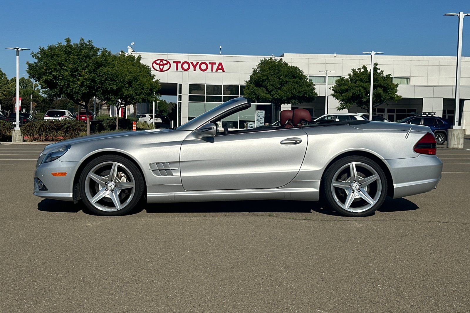 Used 2009 Mercedes-Benz SL 550 image 7