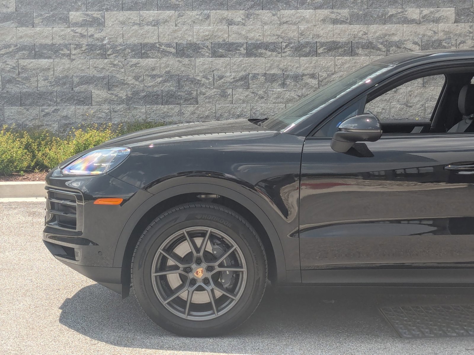 Certified 2025 Porsche Cayenne image 11