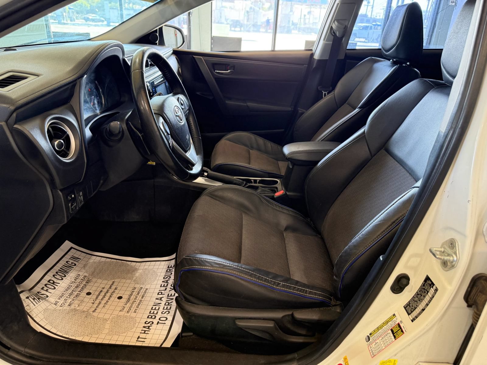 Used 2019 Toyota Corolla SE w/ Carpet Mat Package (TMS) FWD image 9