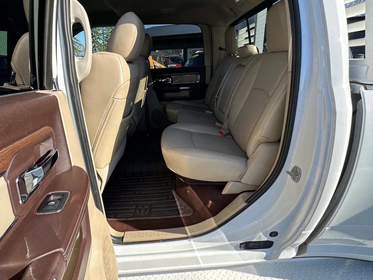 Used 2014 RAM 3500 Laramie image 19