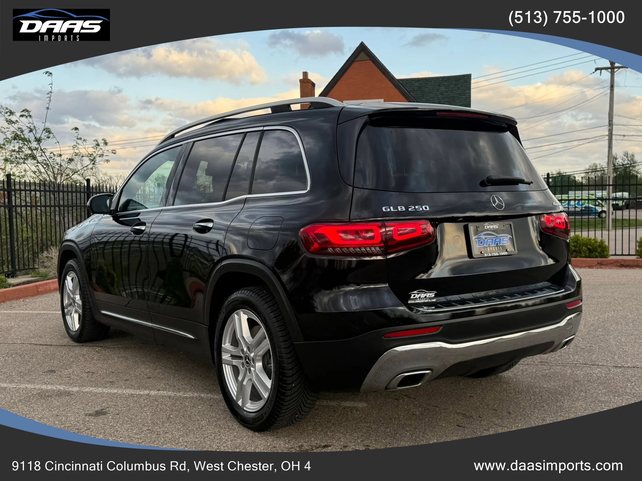 Used 2021 Mercedes-Benz GLB 250 4MATIC w/ Premium Package image 7