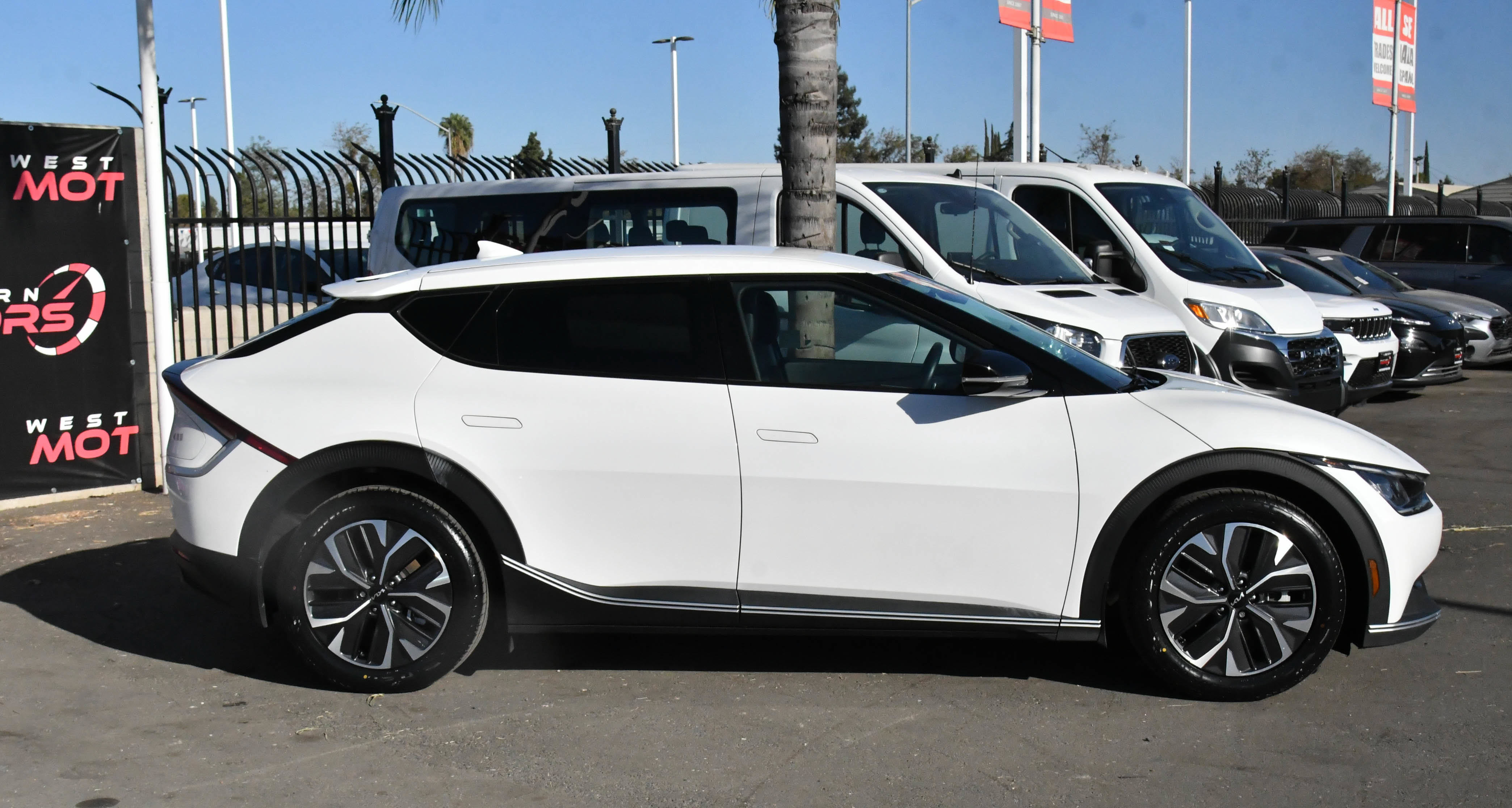 Used 2024 Kia EV6 Light RWD image 9