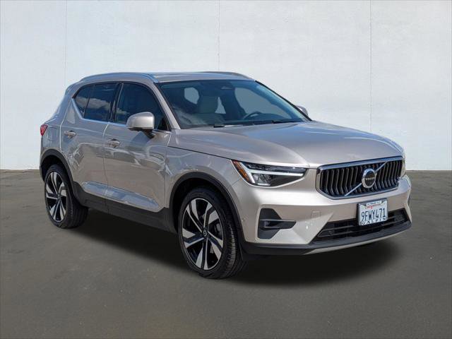 Used 2023 Volvo XC40 B5 Plus w/ Driver Assist Package AWD/4WD image 7