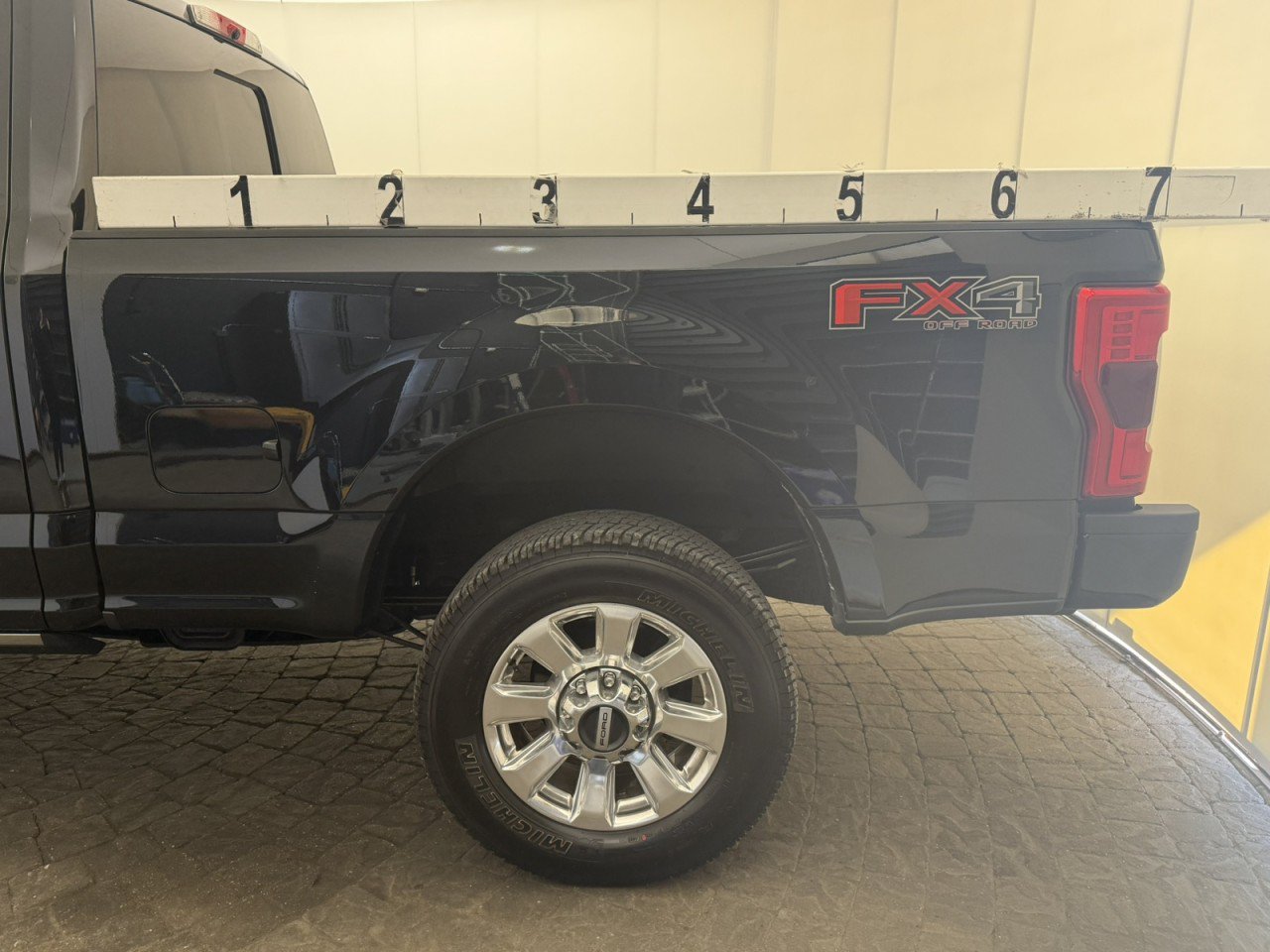 Used 2019 Ford F250 Platinum w/ Platinum Ultimate Package AWD/4WD image 5