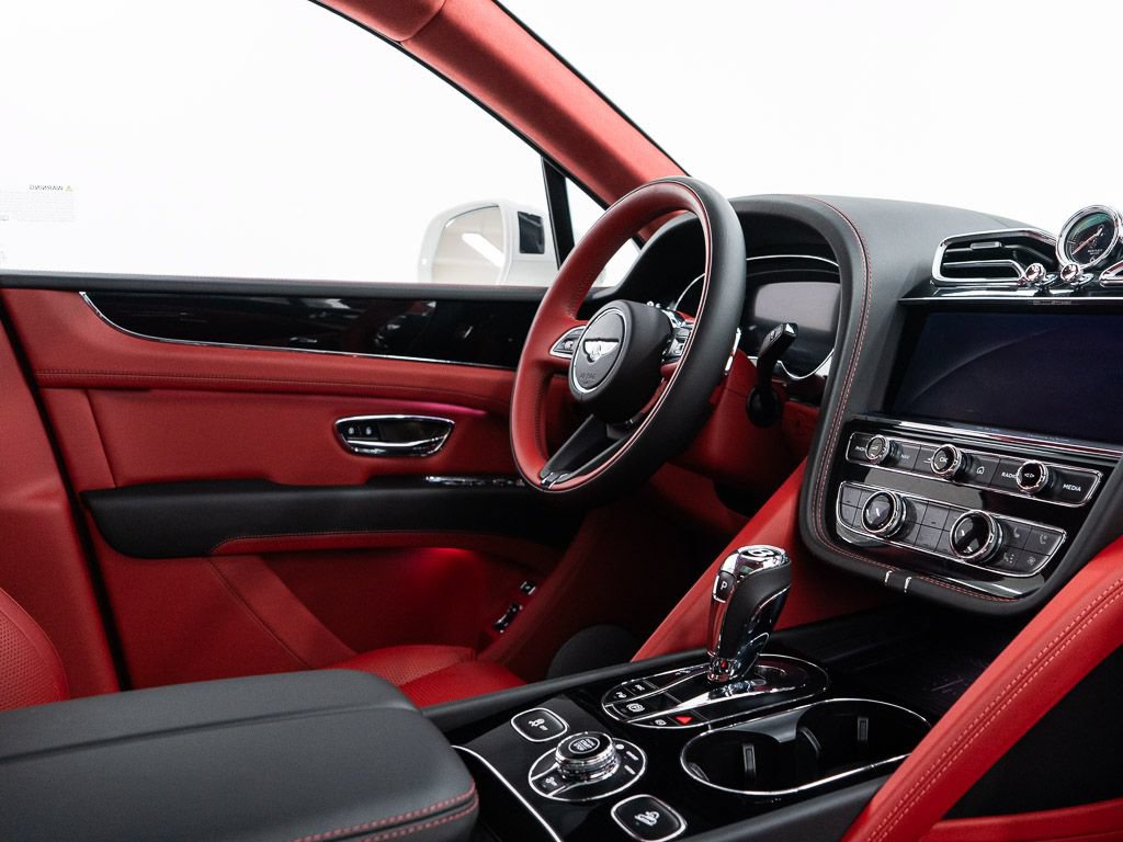 Certified 2023 Bentley Bentayga AWD/4WD image 27
