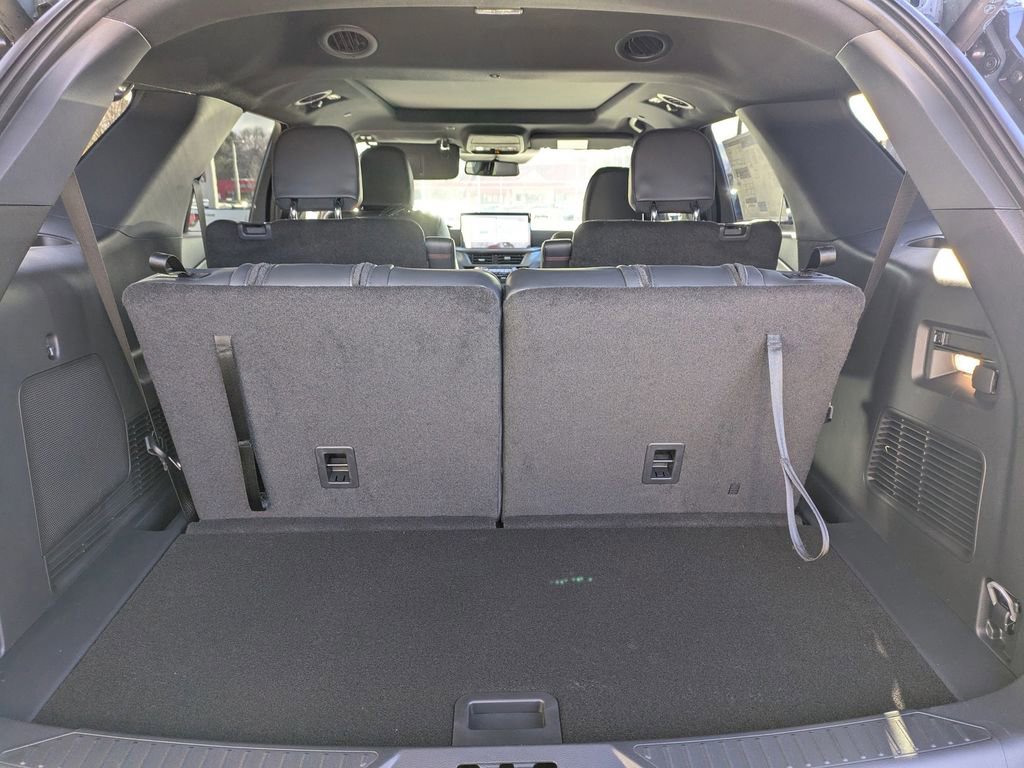 New 2026 Ford Explorer ST-Line image 12