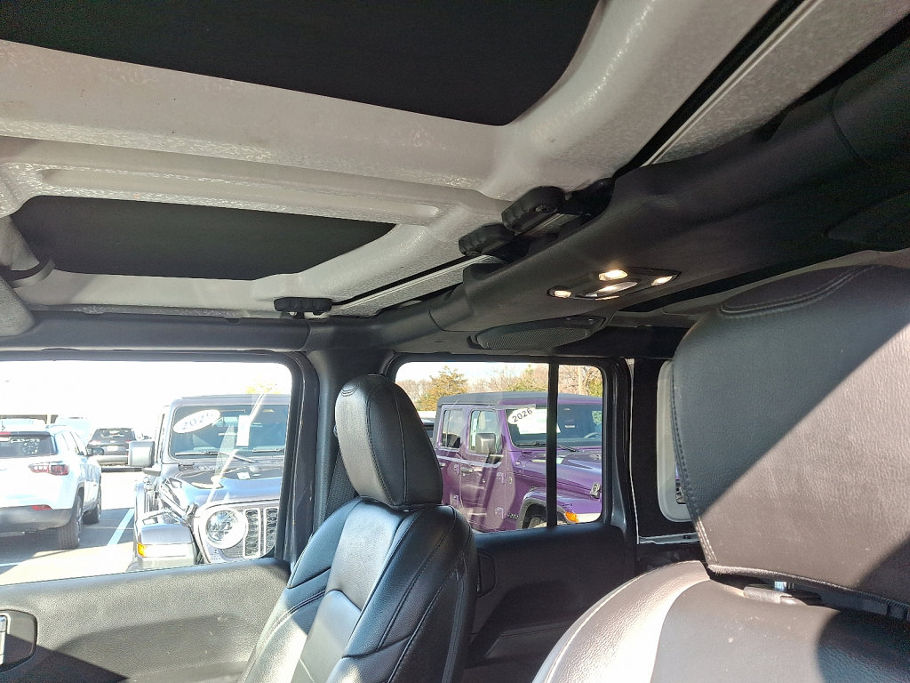 Used 2021 Jeep Wrangler Unlimited Sahara image 24