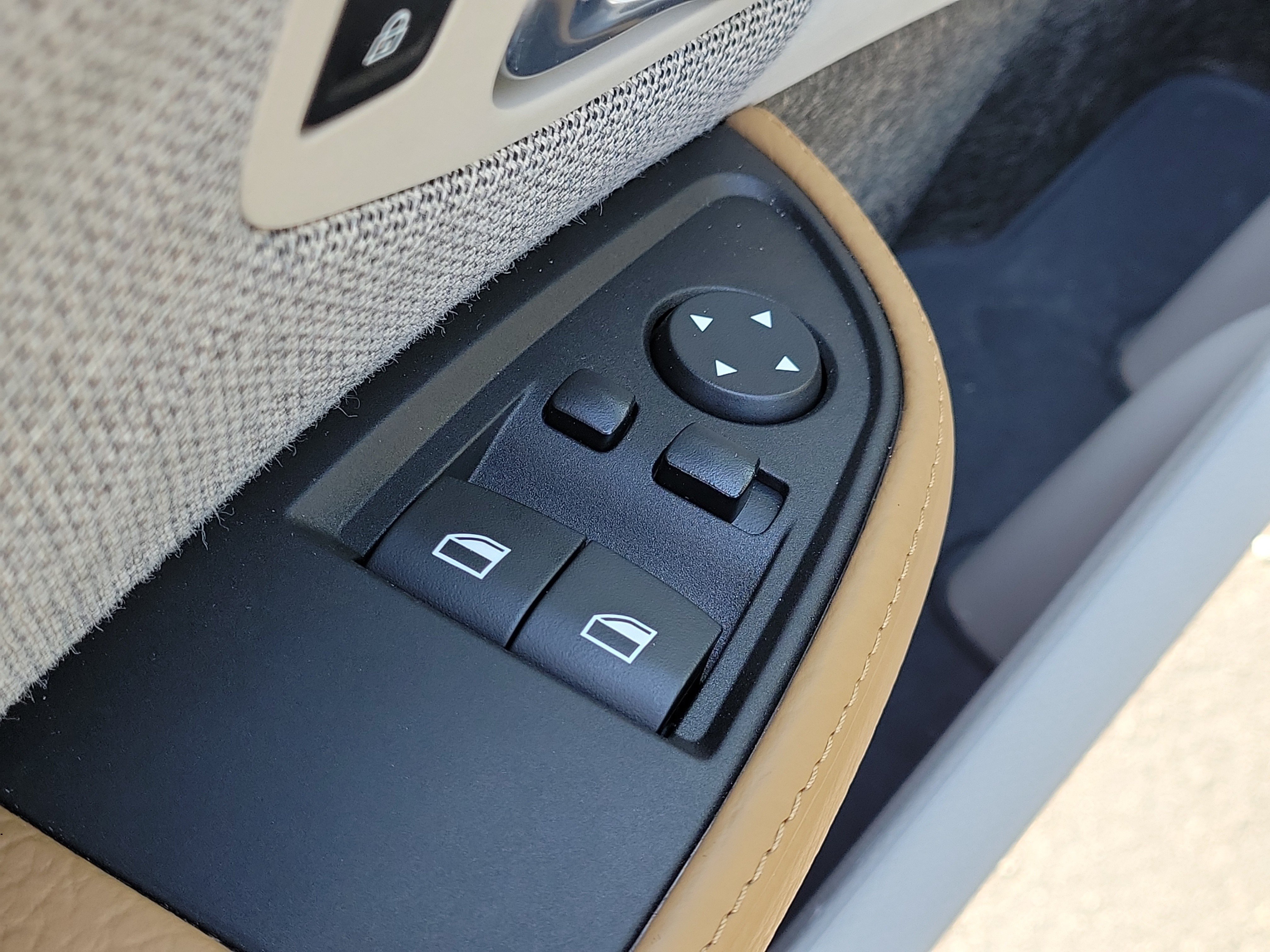 Used 2015 BMW i3 w/ Range Extender RWD image 18