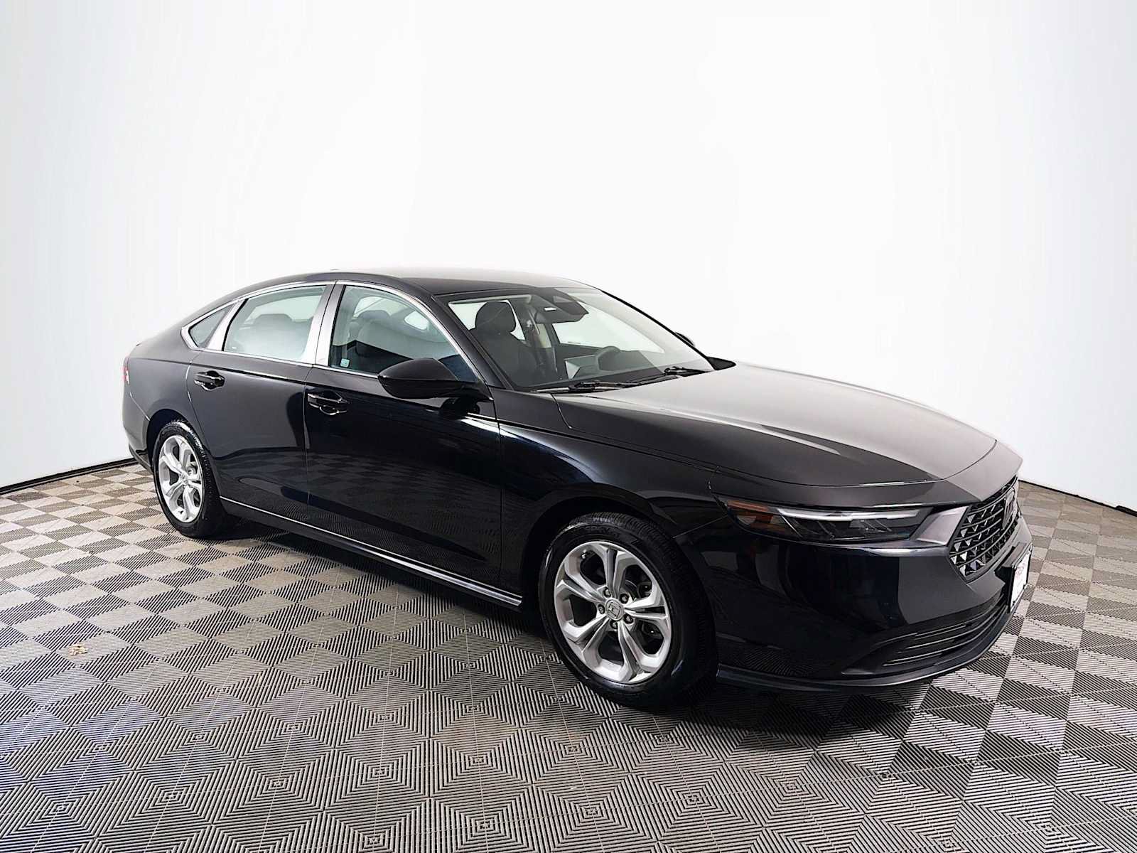 Used 2023 Honda Accord LX image 3