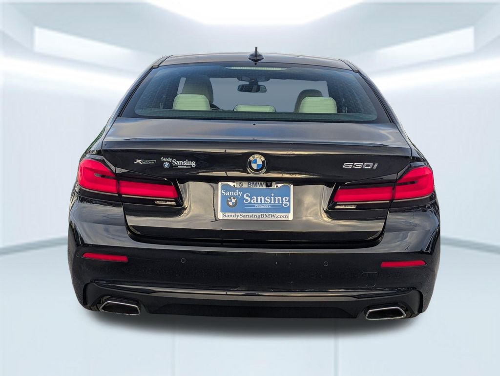 Used 2021 BMW 530i xDrive w/ Premium Package image 4