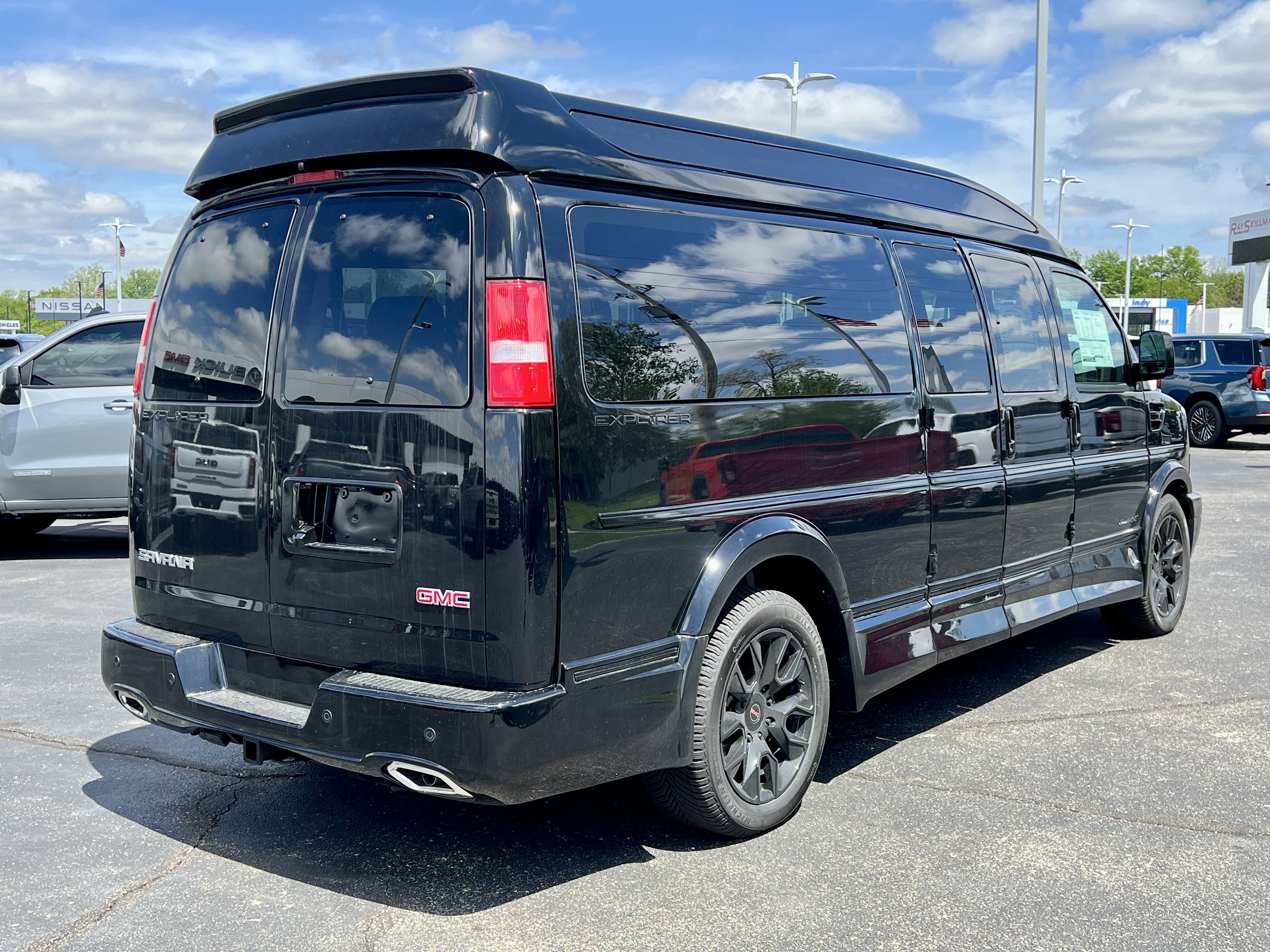New 2026 GMC Savana 2500 Extended RWD image 9