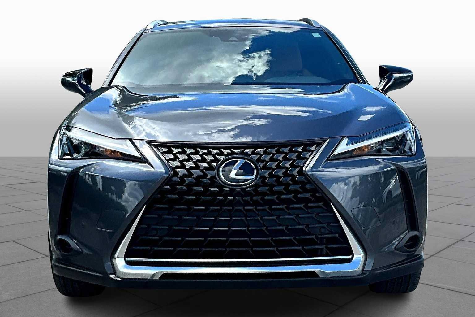 Used 2023 Lexus UX 250h AWD w/ Accessory Package (Z1) image 4