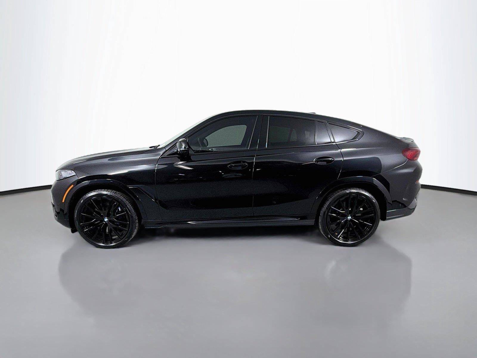 Used 2025 BMW X6 M60i w/ Parking Assistance Package AWD/4WD image 8
