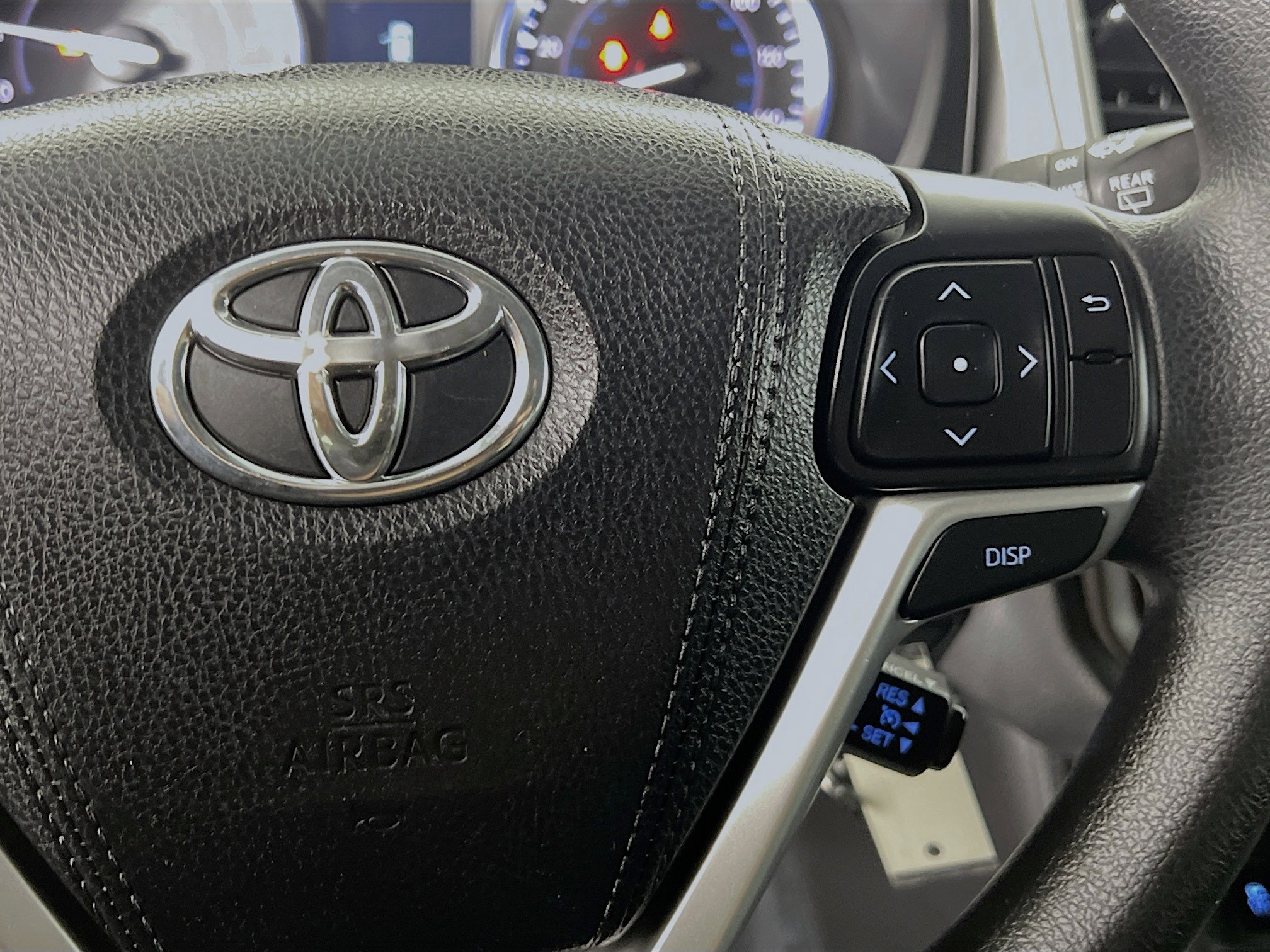 Used 2015 Toyota Highlander LE FWD image 19