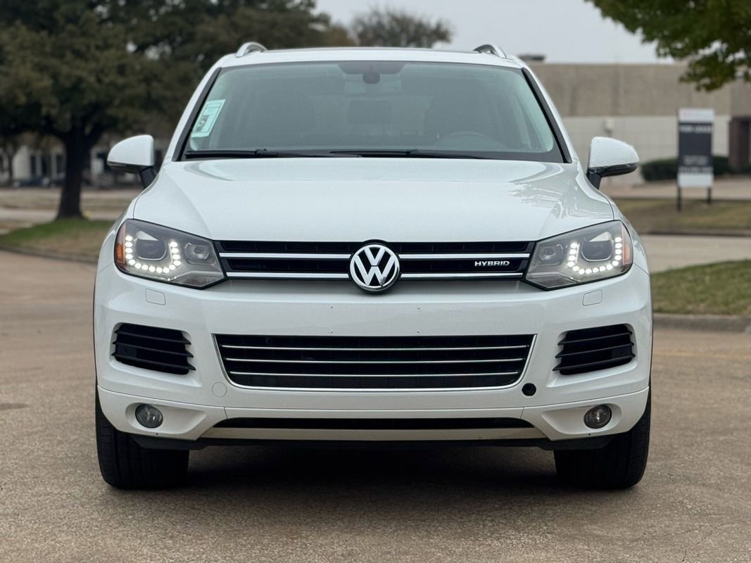 Used 2013 Volkswagen Touareg Hybrid image 2