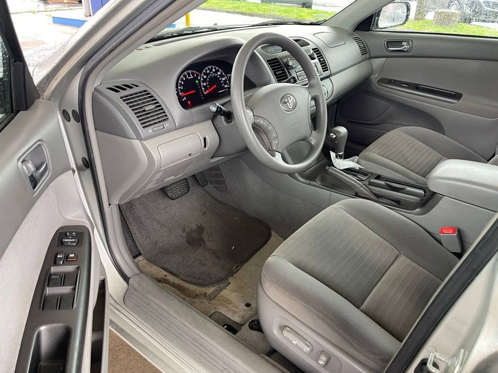 Used 2005 Toyota Camry FWD image 5
