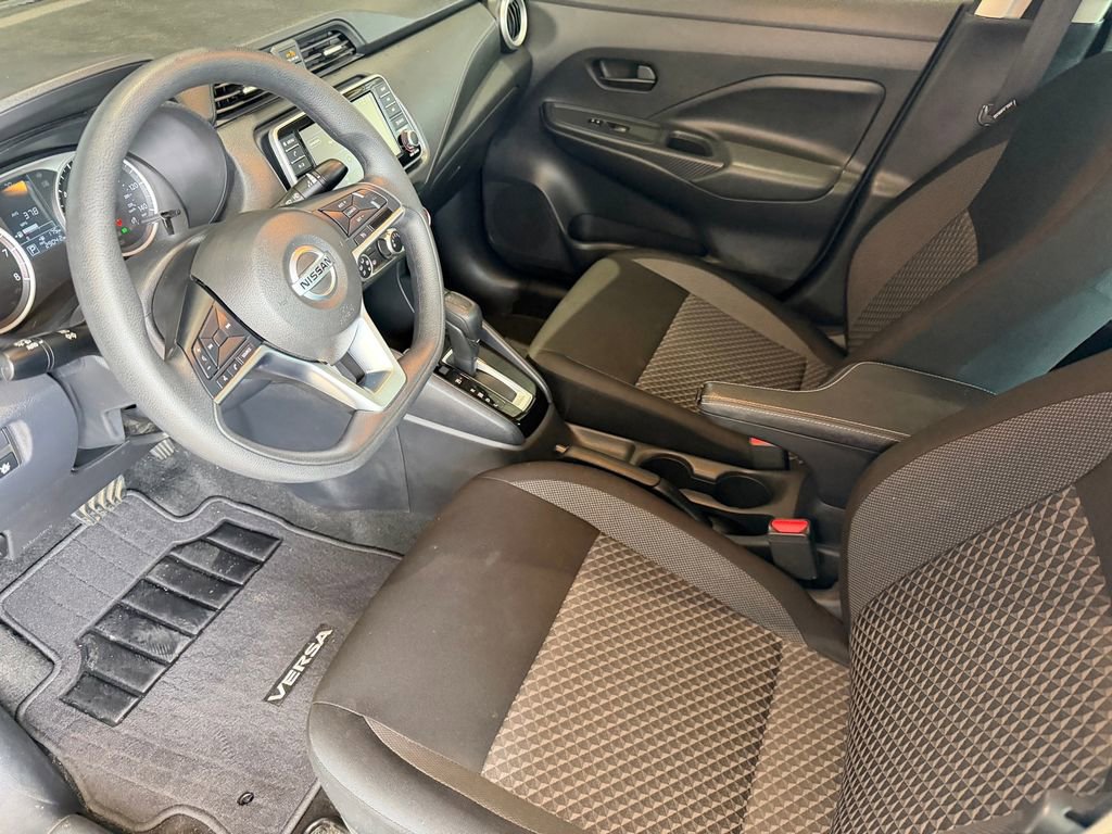Used 2020 Nissan Versa S FWD image 4