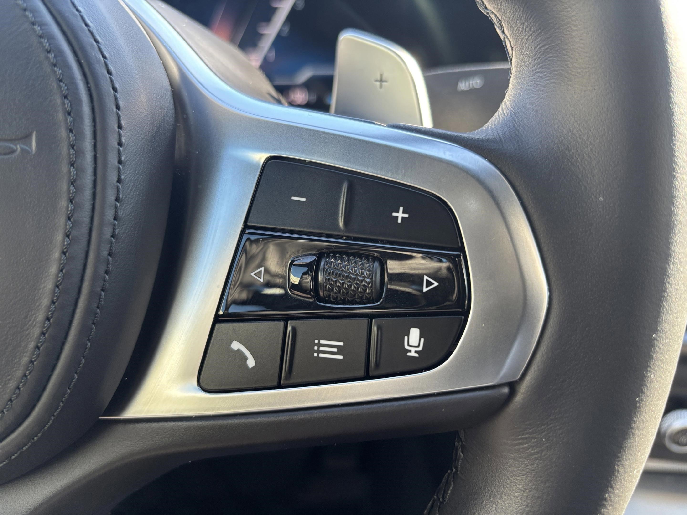 Used 2023 BMW 330i Sedan w/ M Sport Package image 10