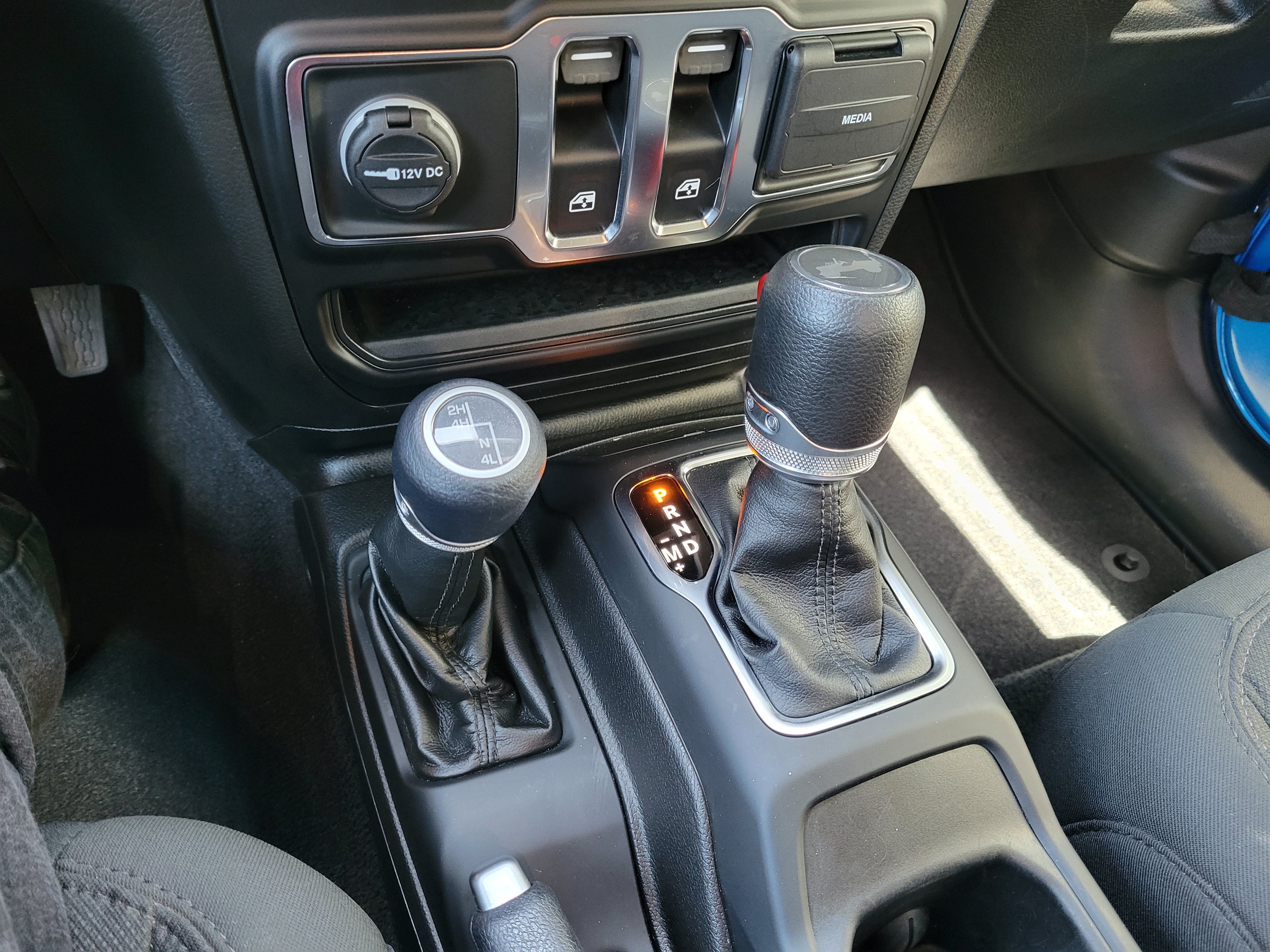 Used 2022 Jeep Wrangler Sport AWD/4WD image 19