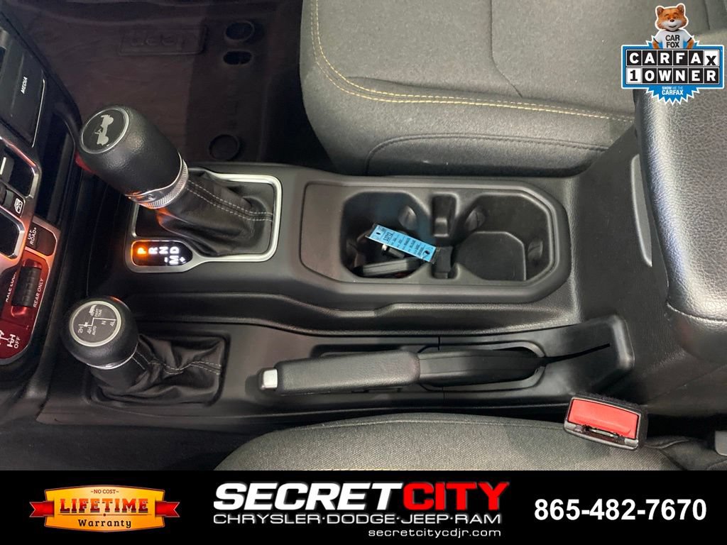 Used 2024 Jeep Wrangler Unlimited AWD/4WD image 23
