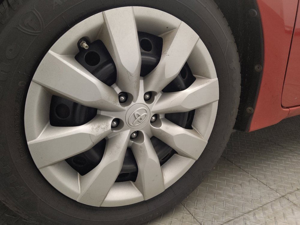 Used 2015 Toyota Corolla LE FWD image 31