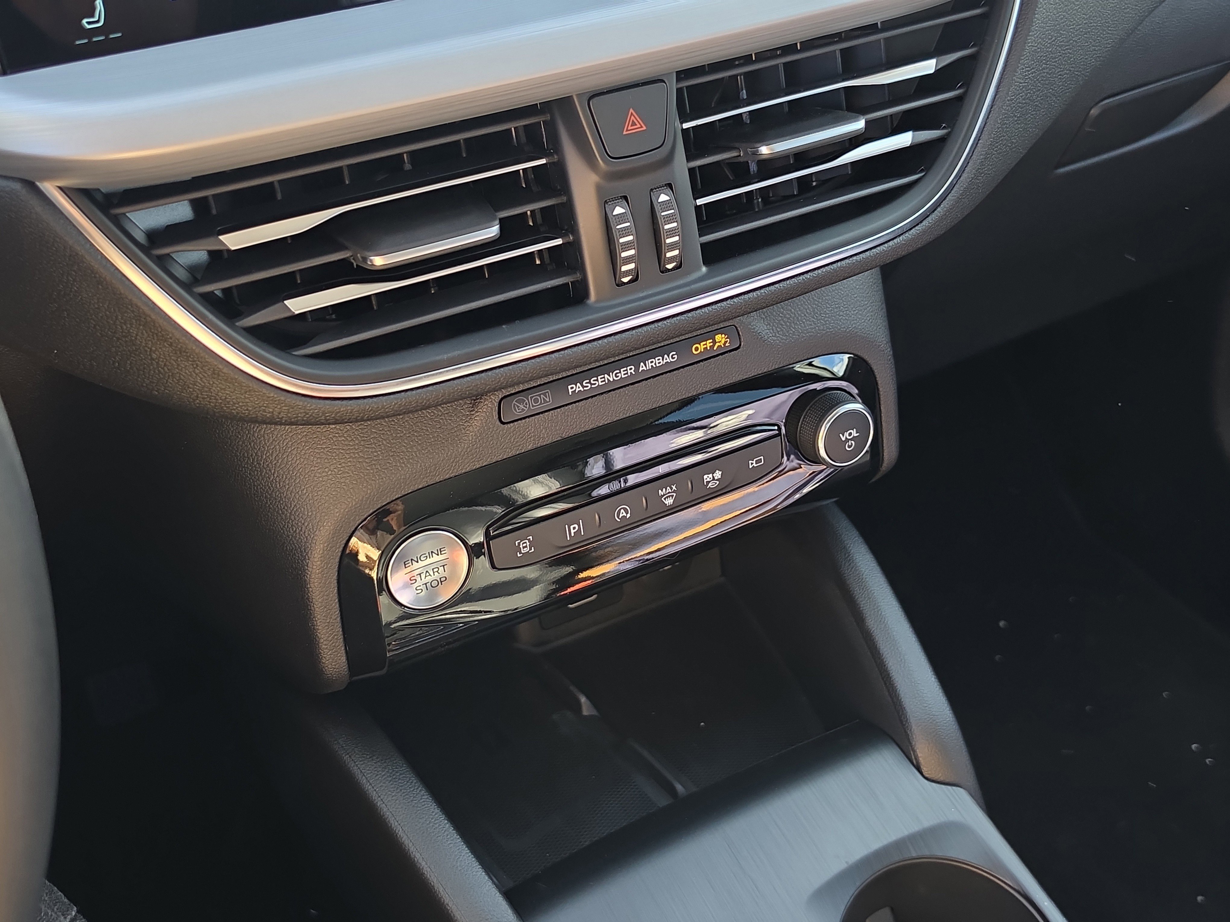 Used 2024 Ford Escape Platinum image 25