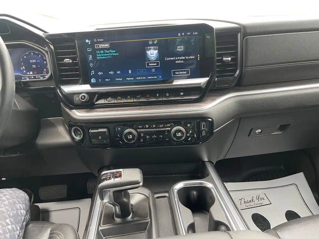 Used 2024 Chevrolet Silverado 1500 LTZ AWD/4WD image 30