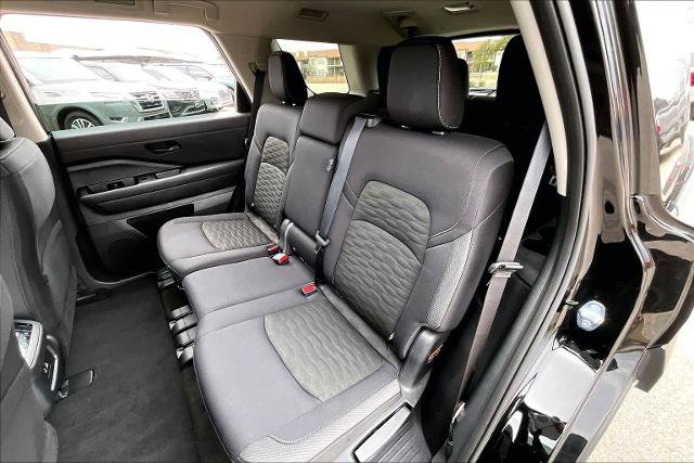 Certified 2025 Nissan Pathfinder SV image 21