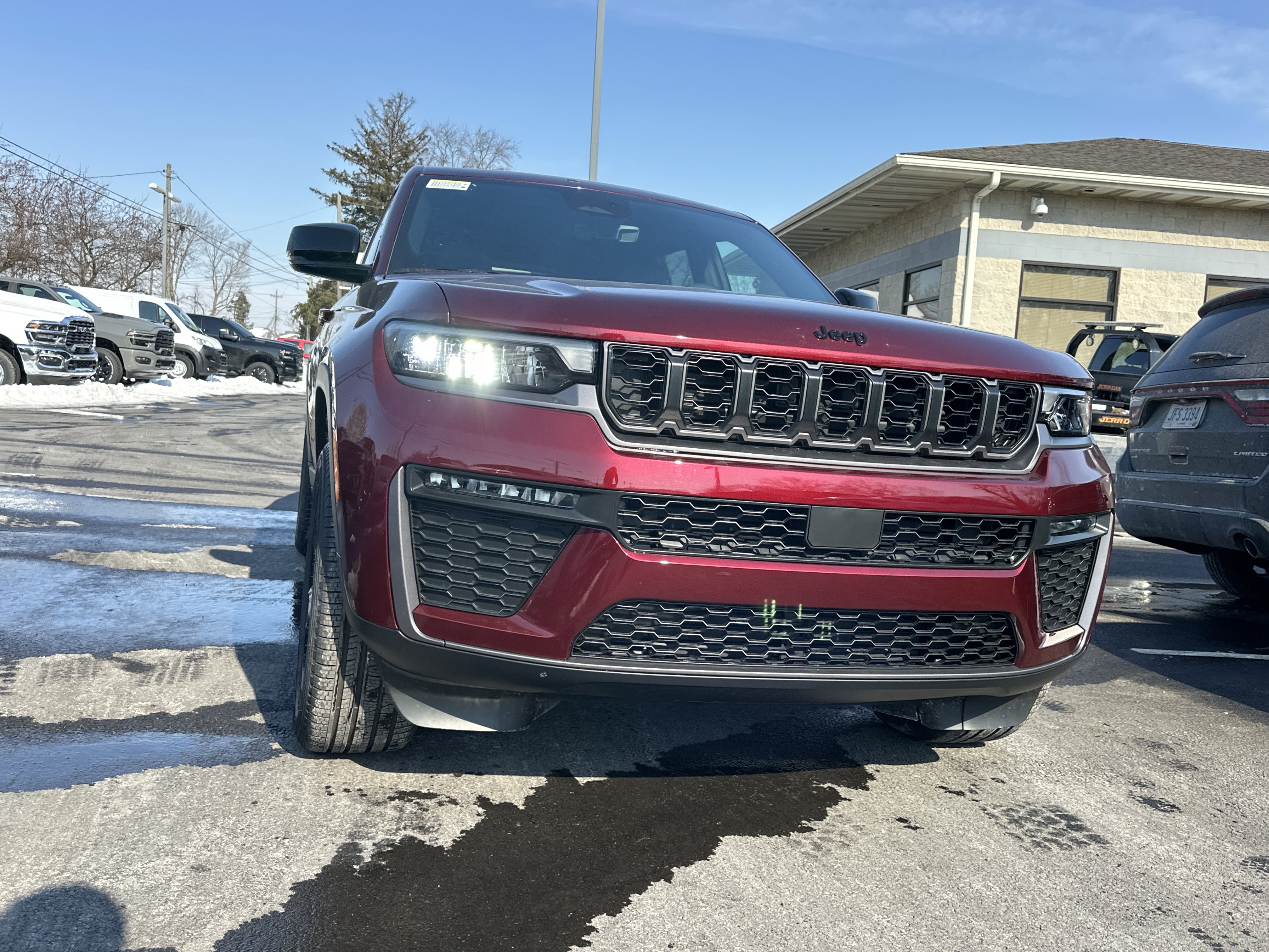 New 2026 Jeep Grand Cherokee Limited w/ Limited Altitude Package AWD/4WD image 21