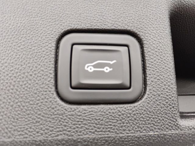 Used 2023 Chevrolet Equinox RS image 12