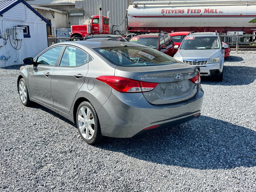 Used 2013 Hyundai Elantra Limited w/ Technology Pkg FWD image 6