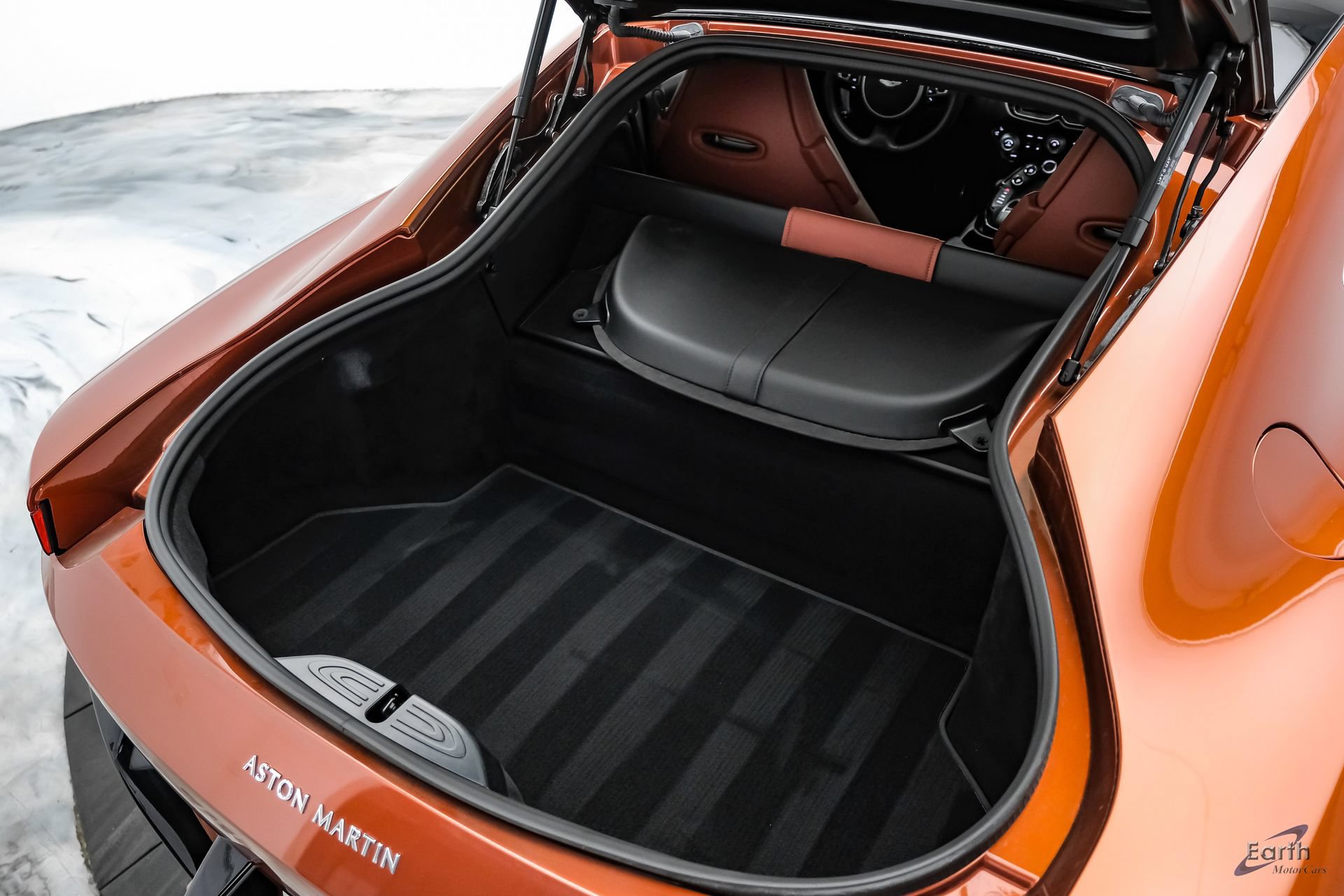 Used 2019 Aston Martin V8 Vantage Coupe RWD image 99