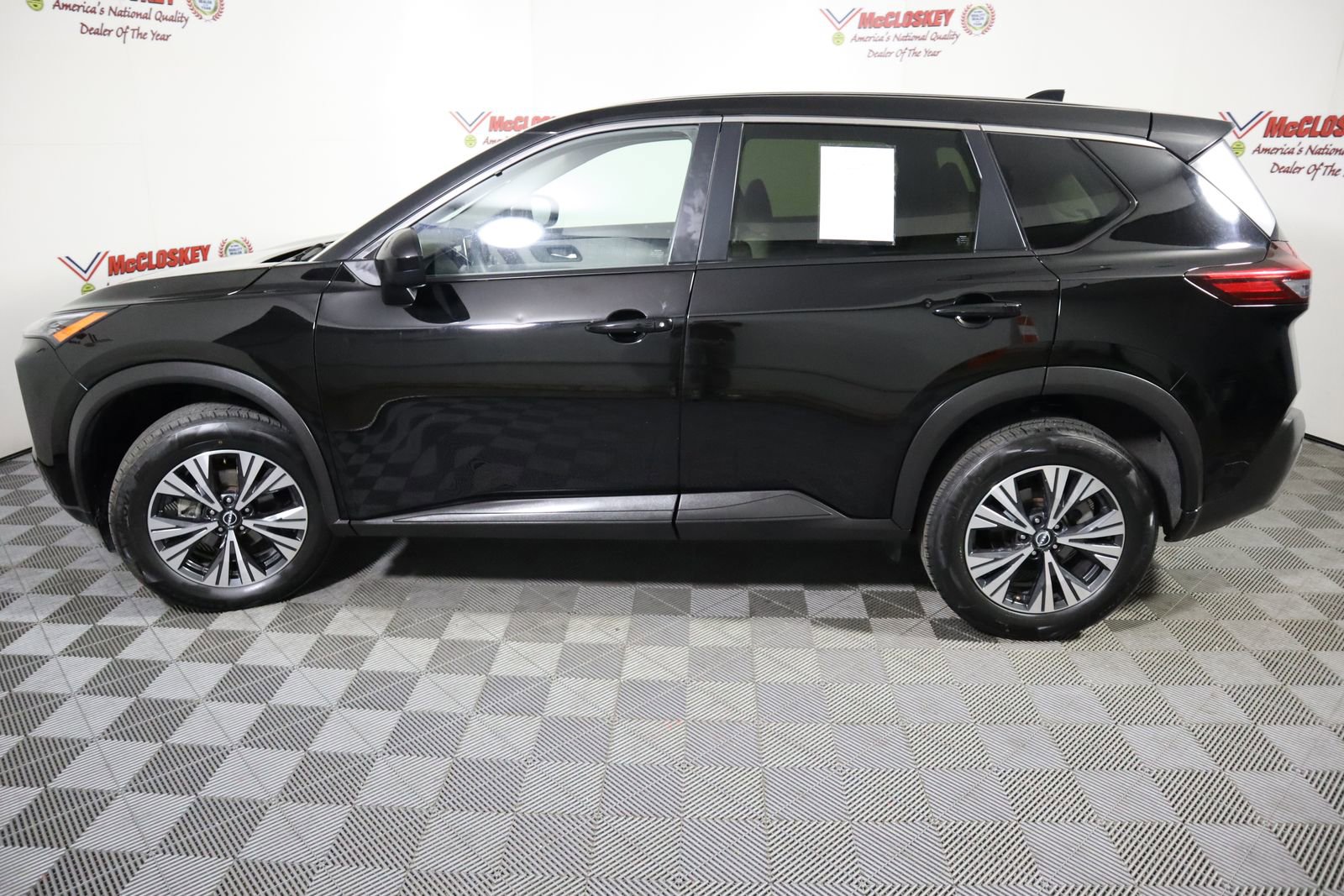 Used 2023 Nissan Rogue SV FWD image 12