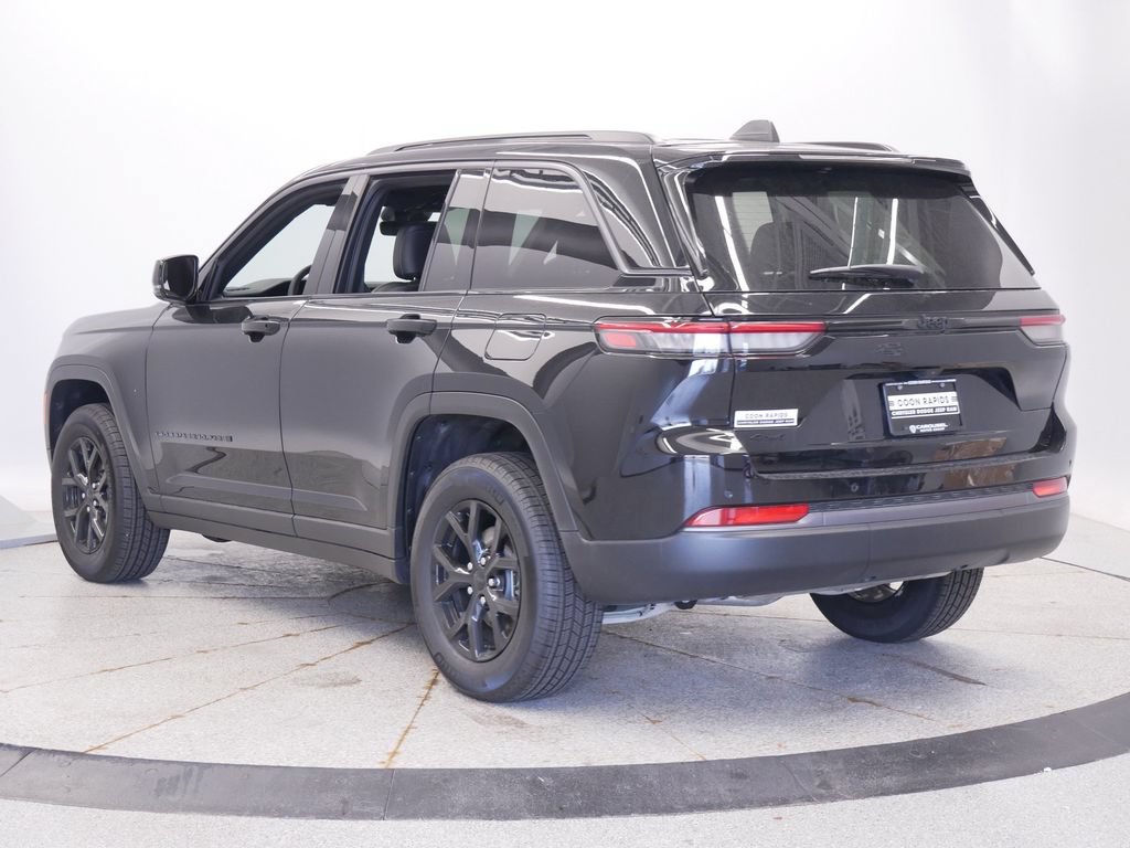 New 2026 Jeep Grand Cherokee Altitude AWD/4WD image 3