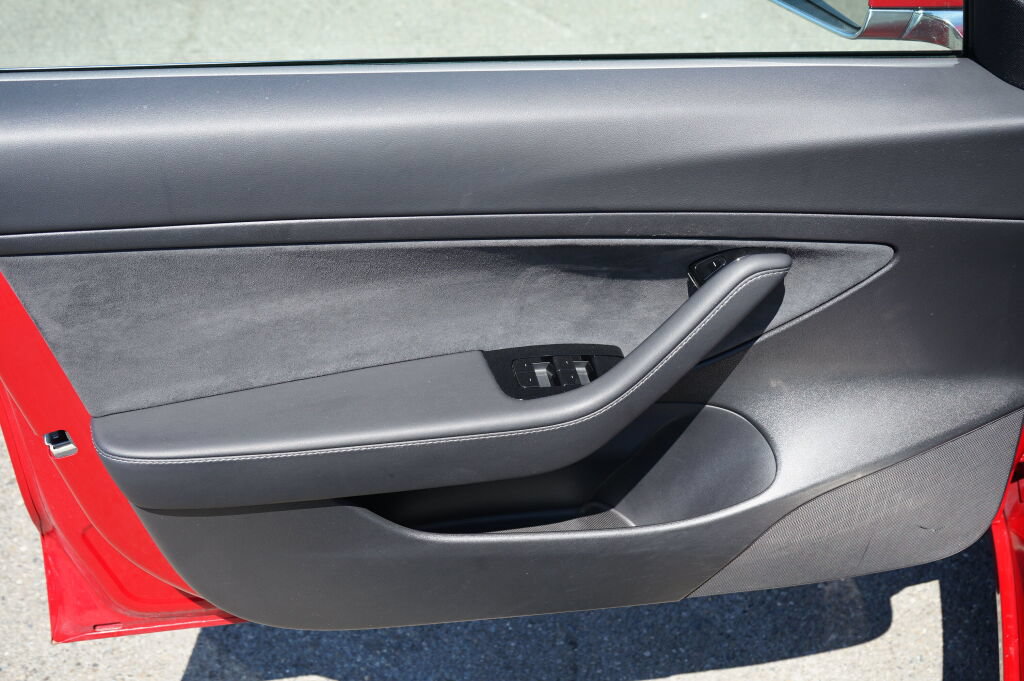 Used 2020 Tesla Model 3 Standard Range Plus RWD image 3