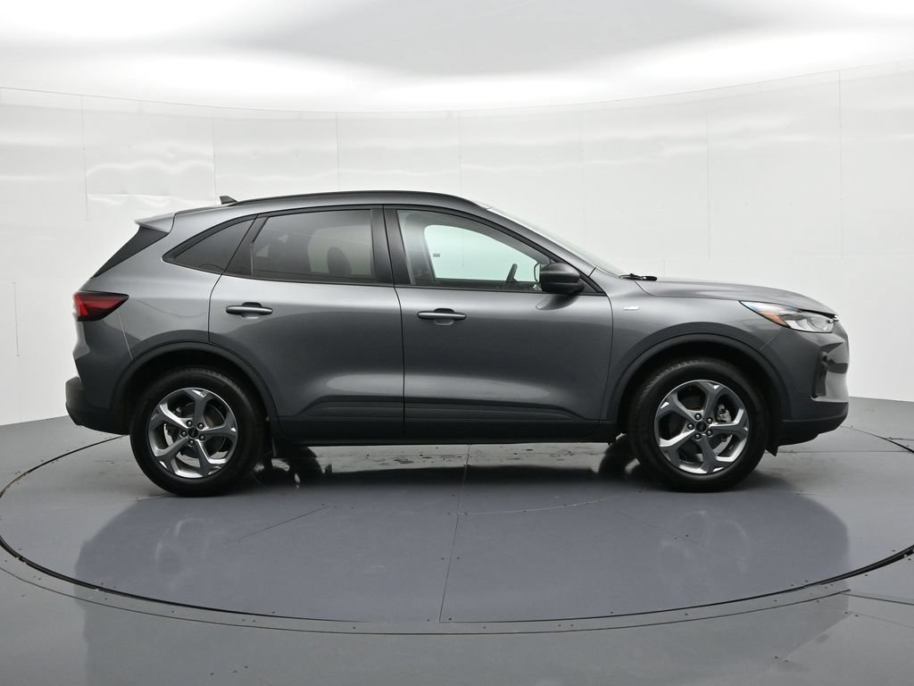 Certified 2025 Ford Escape ST-Line AWD/4WD image 5