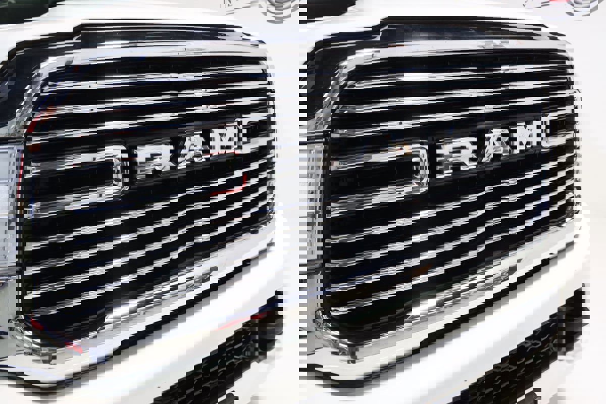 Used 2024 RAM 3500 Laramie image 33