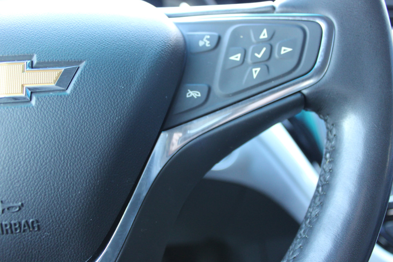 Used 2020 Chevrolet Bolt Premier w/ Infotainment Package image 18