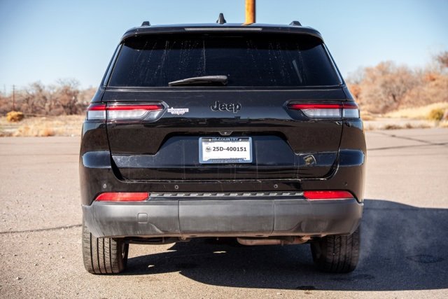 Used 2023 Jeep Grand Cherokee L Laredo image 6
