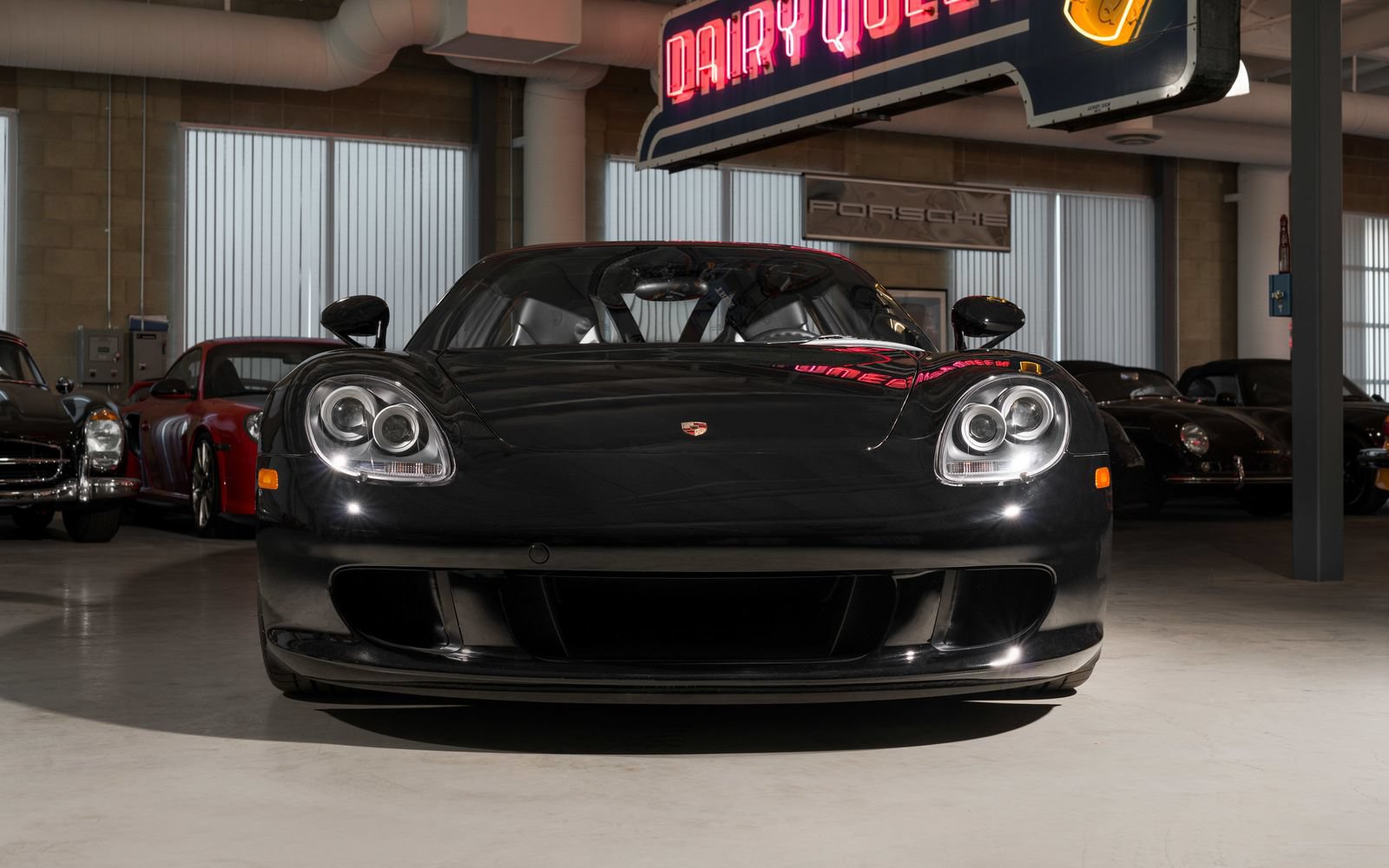 Used 2005 Porsche Carrera GT RWD image 5