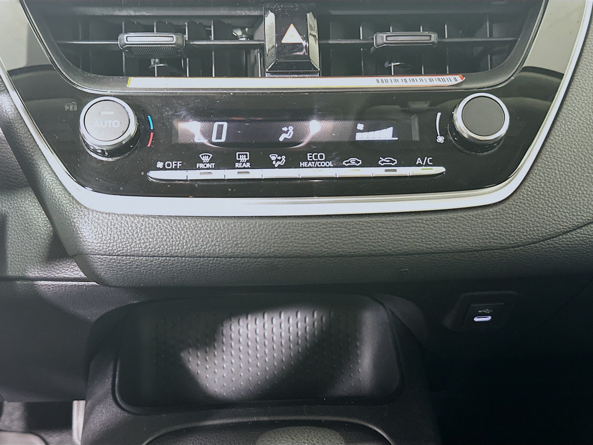 Used 2025 Toyota Corolla LE FWD image 22