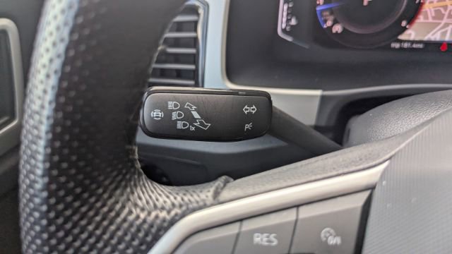 Used 2022 Volkswagen Atlas Cross Sport SEL R-Line image 32