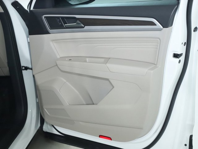 Used 2023 Volkswagen Atlas SE image 34